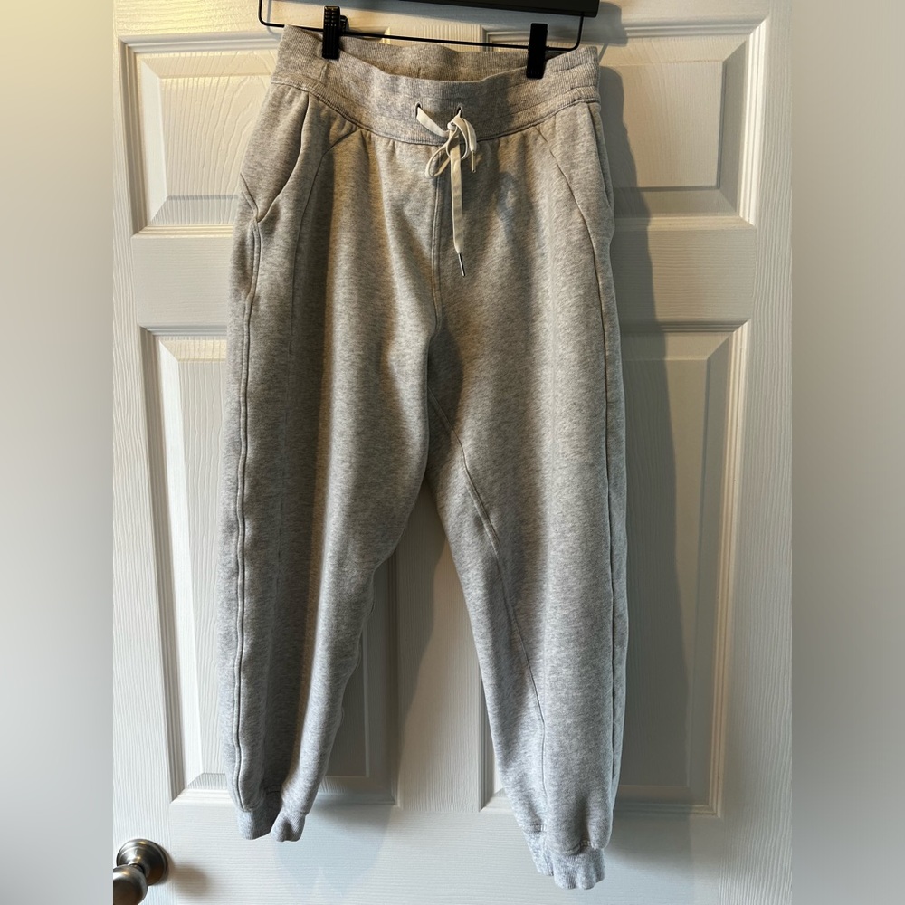 Lululemon Scuba Joggers - Size 6